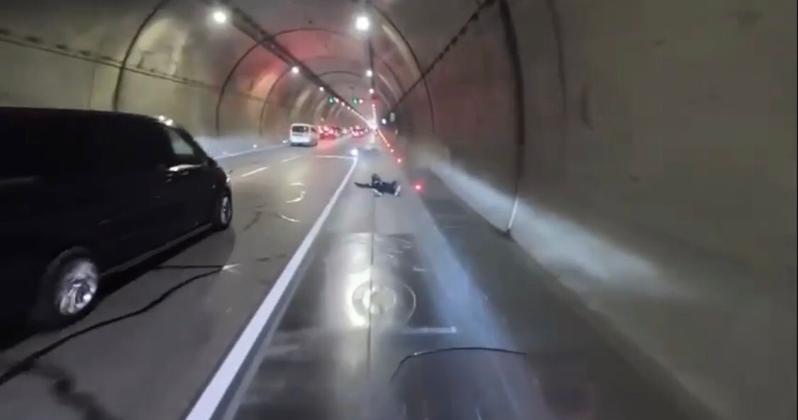 Dolmabahce Tuneli Motosiklet Kazasi 09052024 Iha (5)