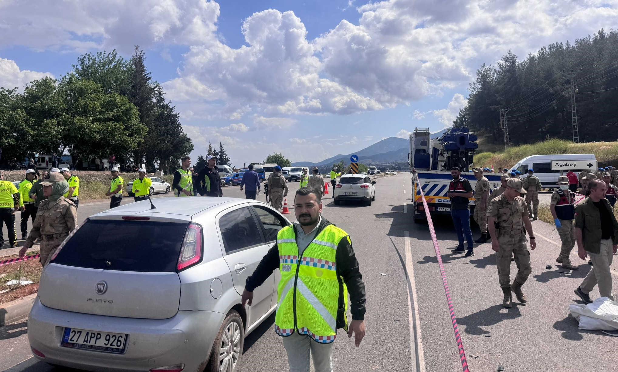 Gaziantep Beton Mikseri Tir Minibus 06052024 Aa (1)