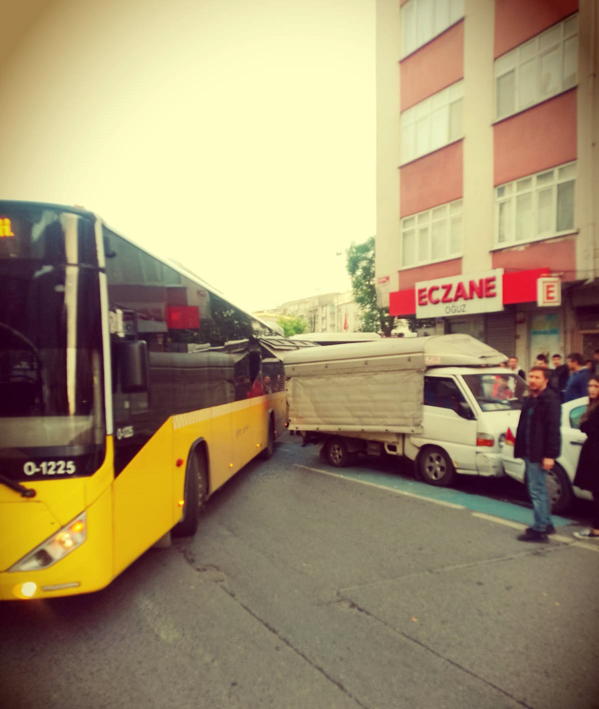 Gaziosmanpasa Seyyar Satici Iett Soforu 13052024 Iha1