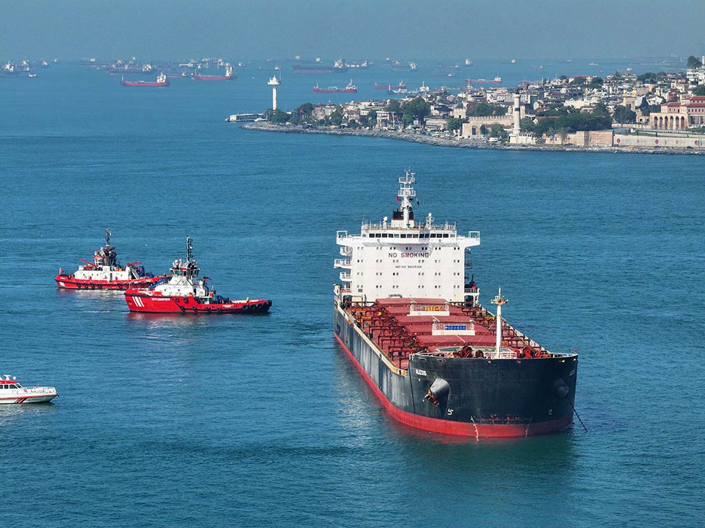 Istanbul Bogazi Kuru Yuk Gemisi Oturdu 07052024 Aa (3)