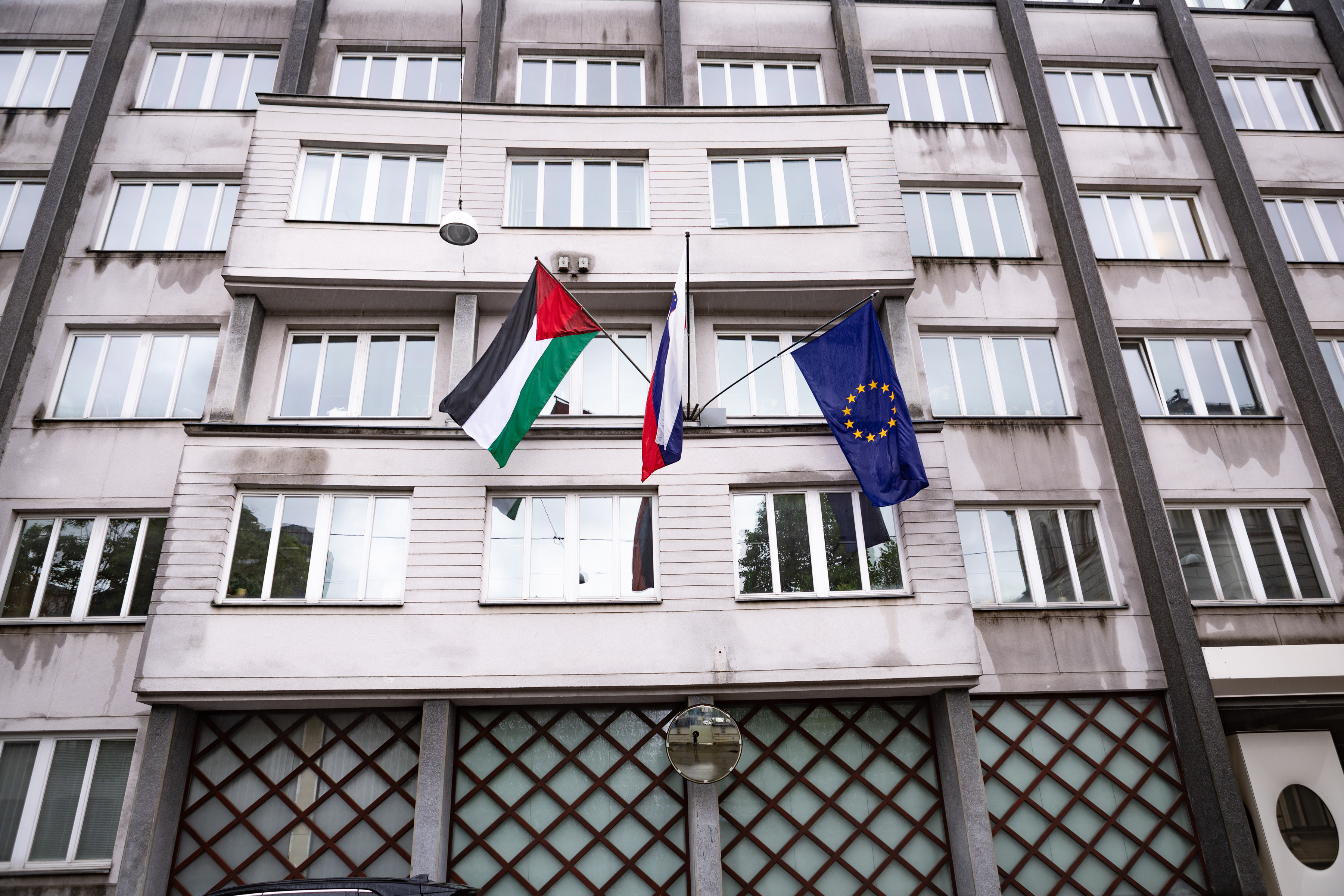 Slovenya Hukumet Binasi Filistin Bayragi 31052024 Aa (2)