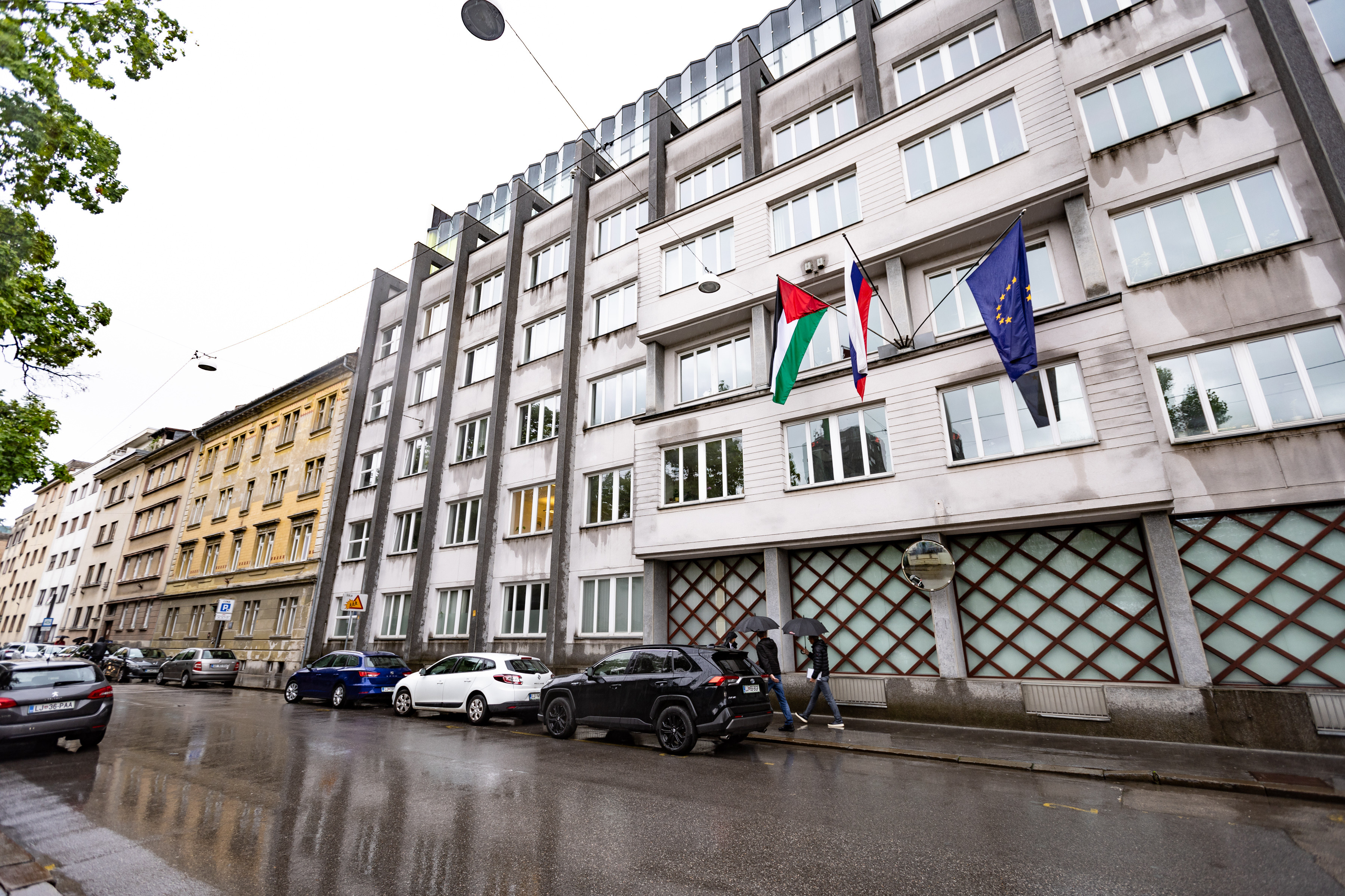 Slovenya Hukumet Binasi Filistin Bayragi 31052024 Aa (3)