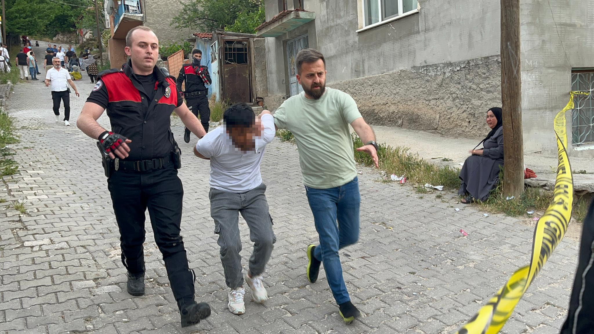 Afgan 5 Hazi̇ran