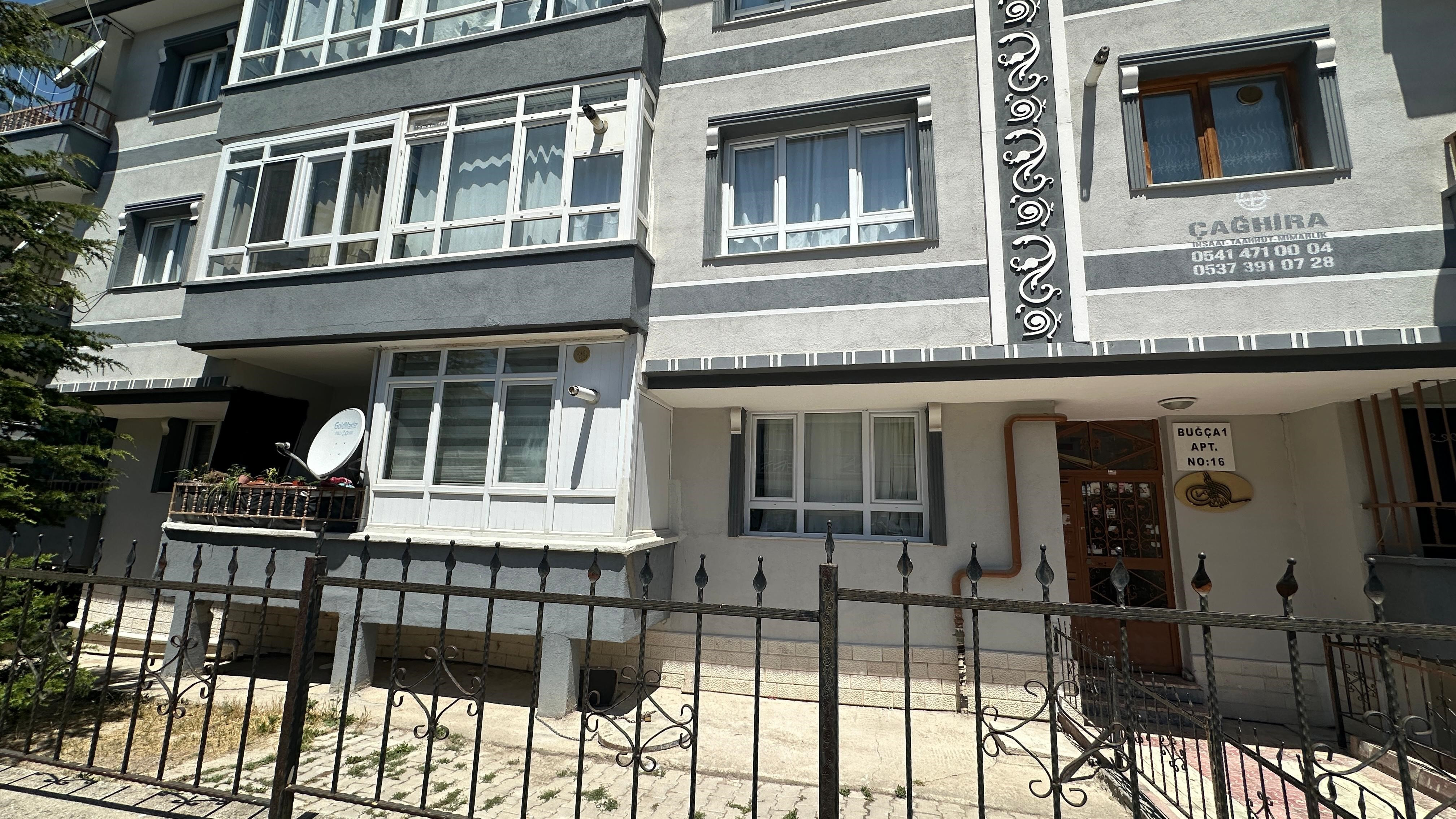 Alti Aylik Bebegine Kafa Atti Karisini Ve Cocugunu Darp Etti 21062024 Iha1