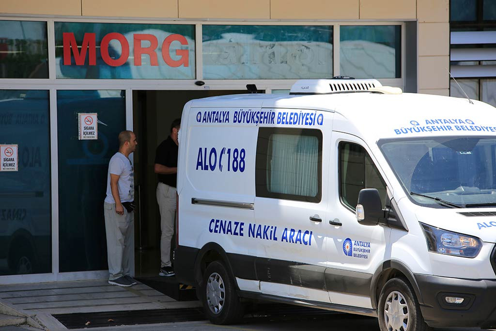 Antalya Karisini Oldurdu Basinda Bekledi 23062024 Iha (1)