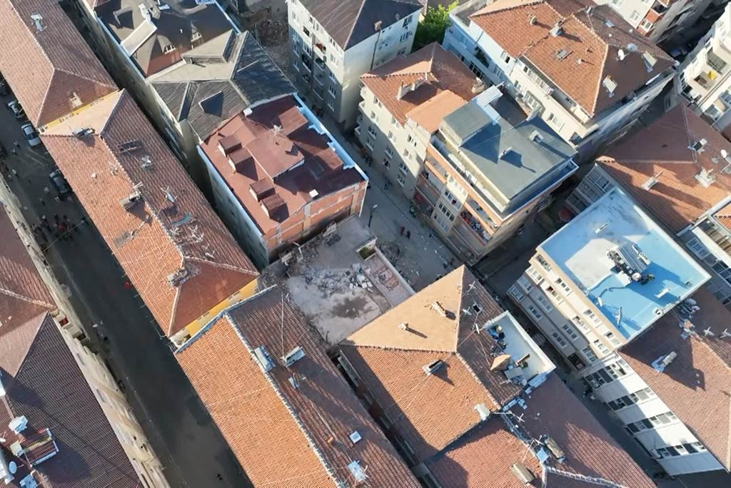 Bahcelievler 4 Katli Bina Coktu 27062024 Aa (13)