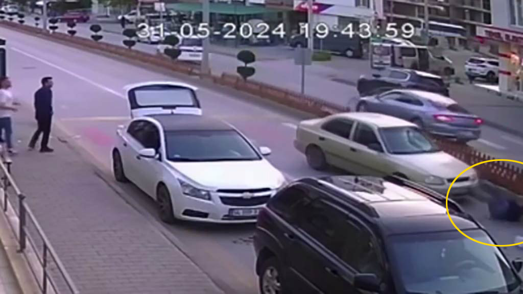 Bolu Otomobil Yasli Adama Carpti 01062024 Iha (5)