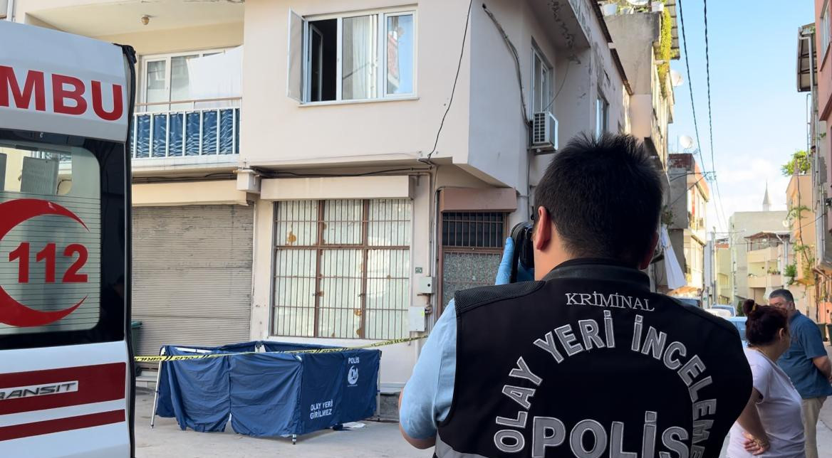 Bursa Bayram Temizligi Camdan Dustu 15062024 Iha8