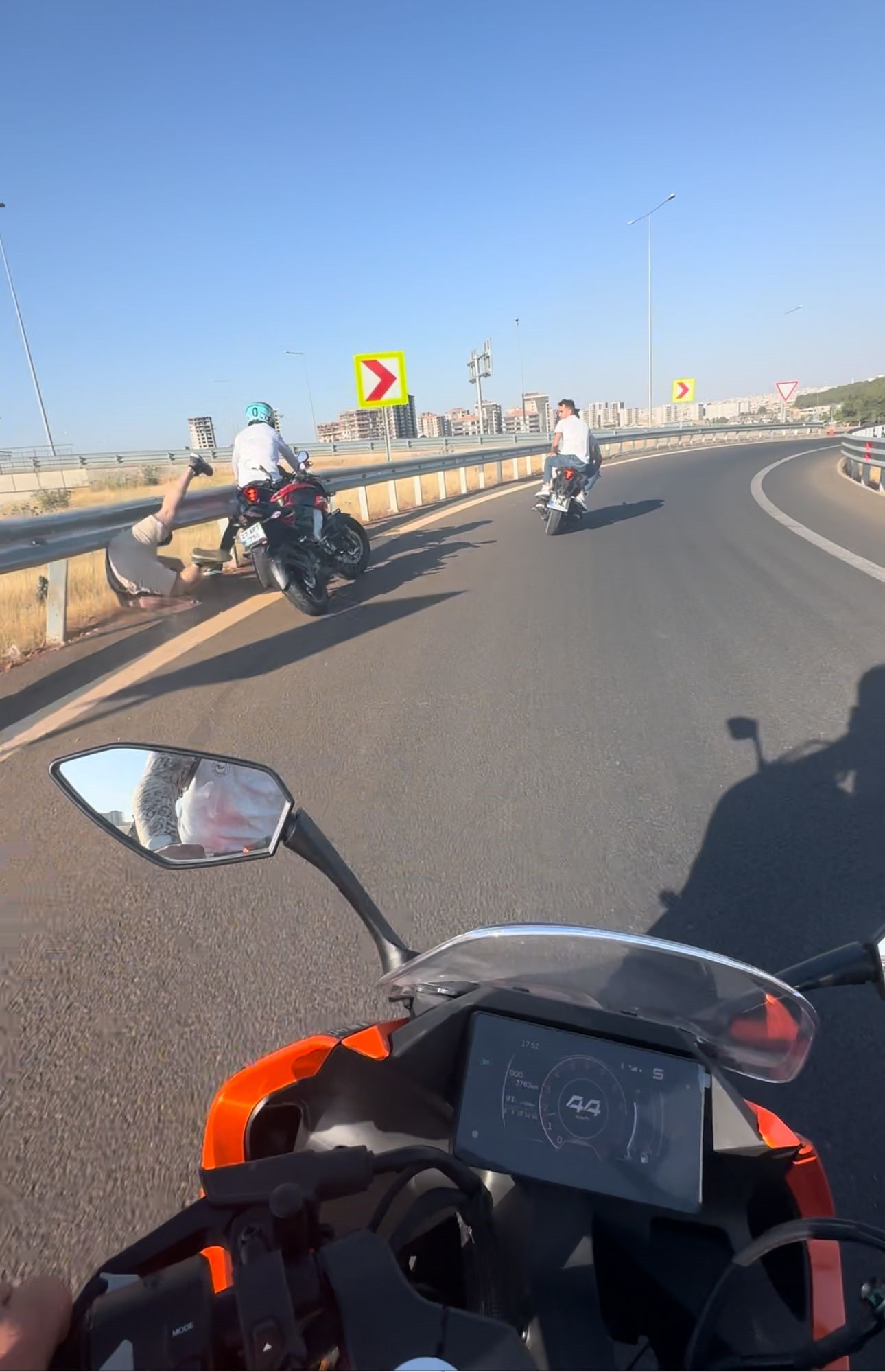 Gaziantep Motosiklet Kazasi Bariyer 19062024 Iha