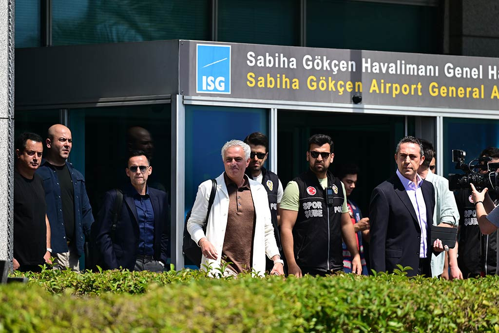 Jose Mourinho Istanbulda 02062024 Aa (5)