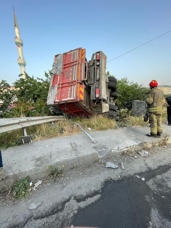 Kamyonun Freni Tutmadi Yayayi Eziyordu 11062024 Iha (5)