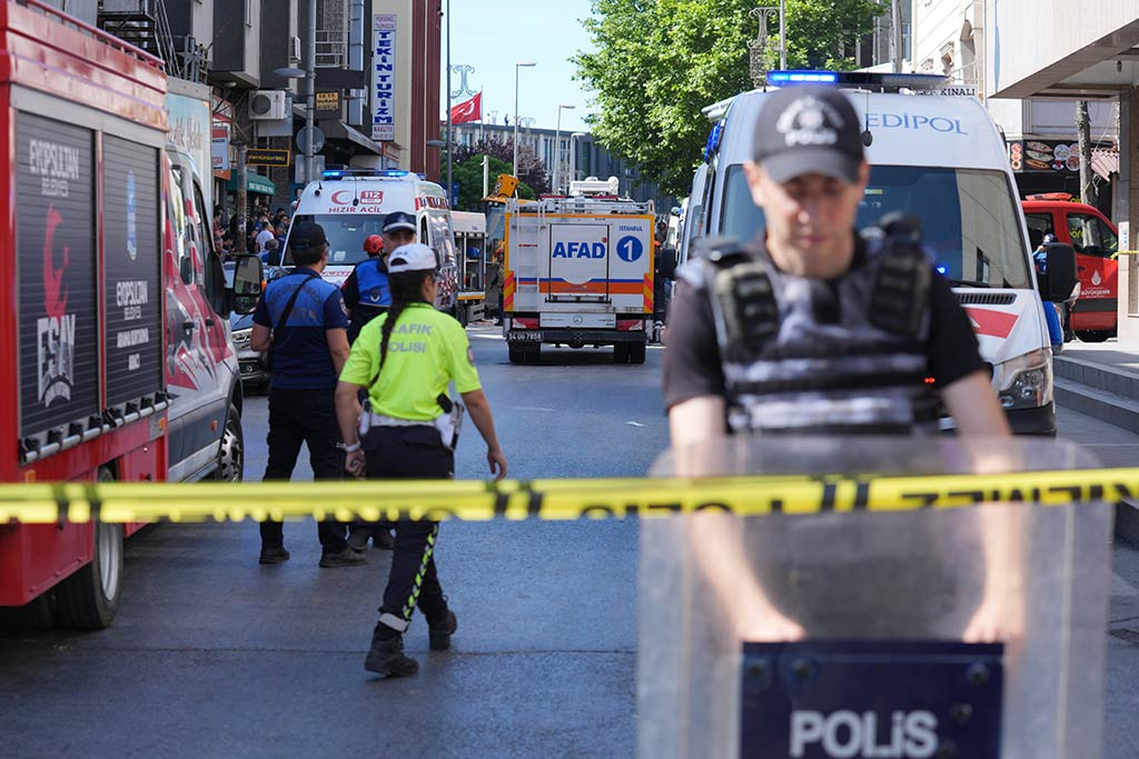 Kucukcekmece Bina Coktu 02062024 Aa (11)