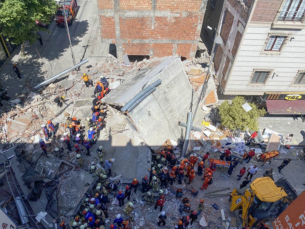 Kucukcekmece Bina Coktu 02062024 Aa (14)