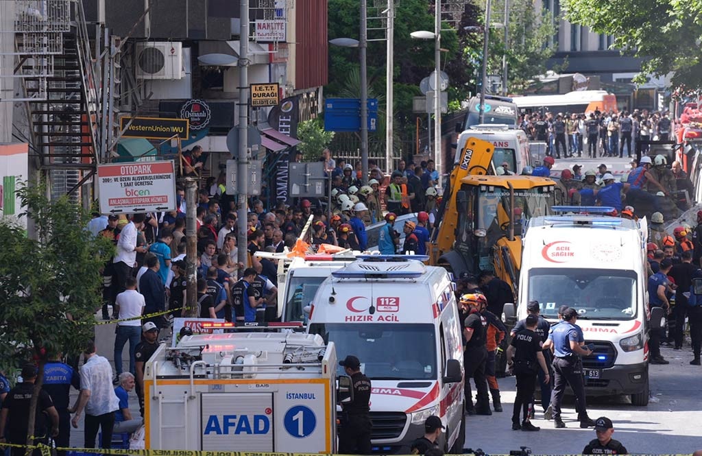 Kucukcekmece Bina Coktu 02062024 Aa (23)
