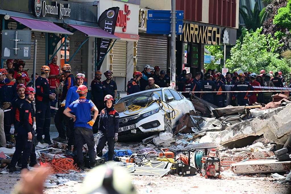 Kucukcekmece Bina Coktu 02062024 Aa (39)