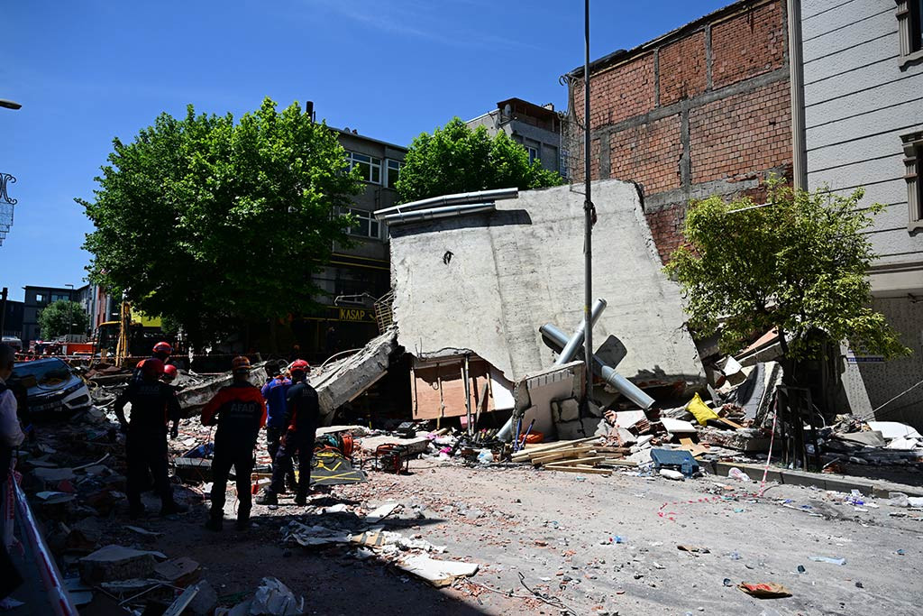 Kucukcekmece Bina Coktu 02062024 Aa (43)