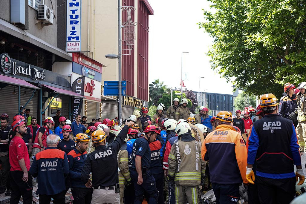 Kucukcekmece Bina Coktu Kopek 02062024 Iha (4)