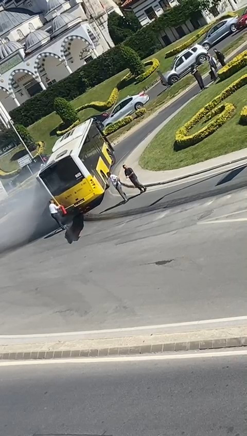 Maltepe Iett Otobusu Dumanlar 03062024 Iha2